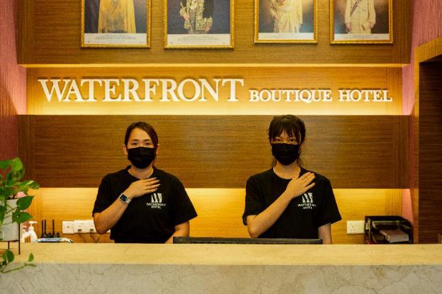 waterfront boutique hotel