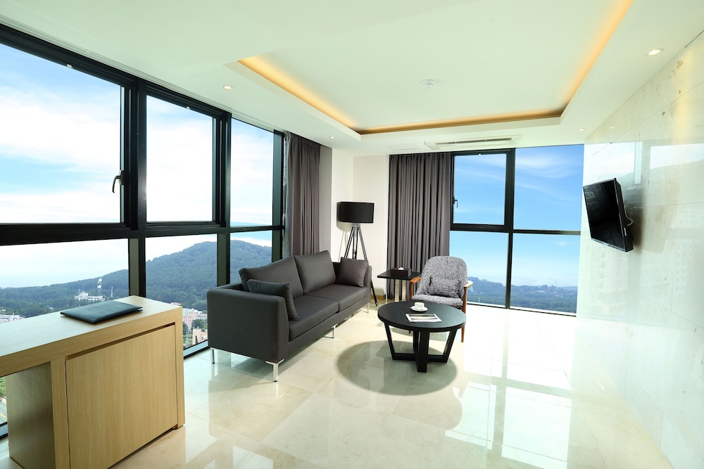 hotel the one