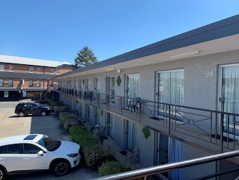 Crest Motor Inn,Capital Country>>Canberra,3 star