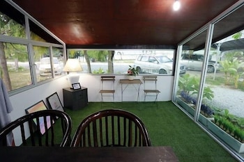 Rockbund Fishing Chalet,Lumut>>Ipoh,2 star