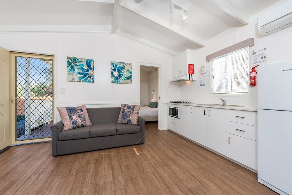 kanasta caravan park