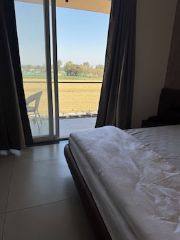 Infinity Resort & Restaurant Inb,732/1 Mhow Mandleshwar Road Near Army War College Mhow 453441 District Indore M.P.,2 star