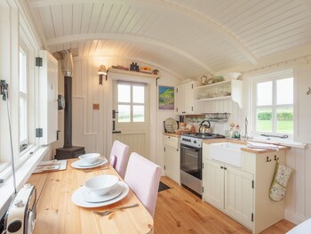 Westfield House Farm,Longhirst>>Birtley,4 star