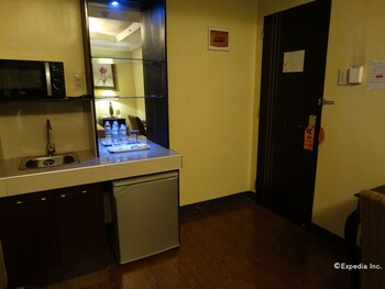 silver oaks suite hotel