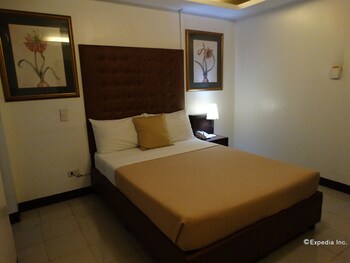 silver oaks suite hotel