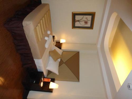 silver oaks suite hotel