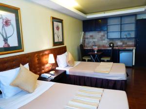 silver oaks suite hotel