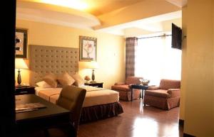 silver oaks suite hotel