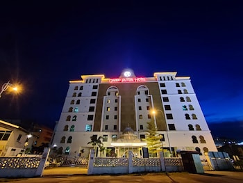 the grand puteri hotel