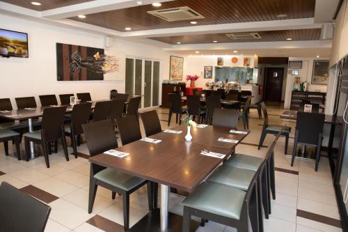 jewels hotel