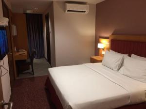 jewels hotel
