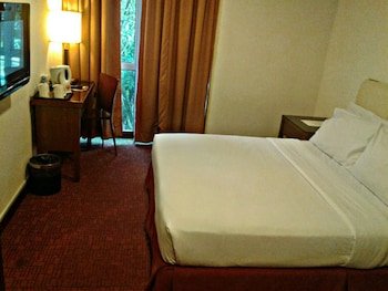 jewels hotel