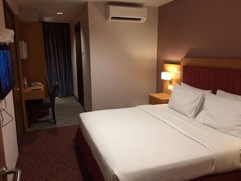 jewels hotel