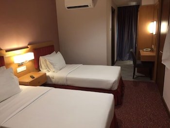 jewels hotel