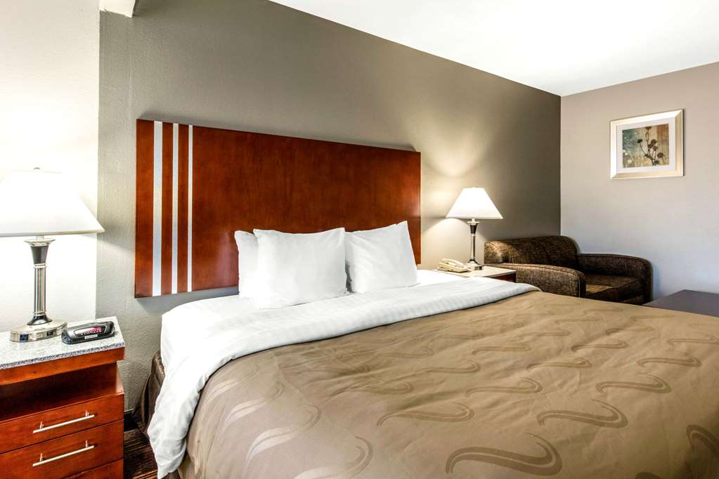 quality inn airport i 240
