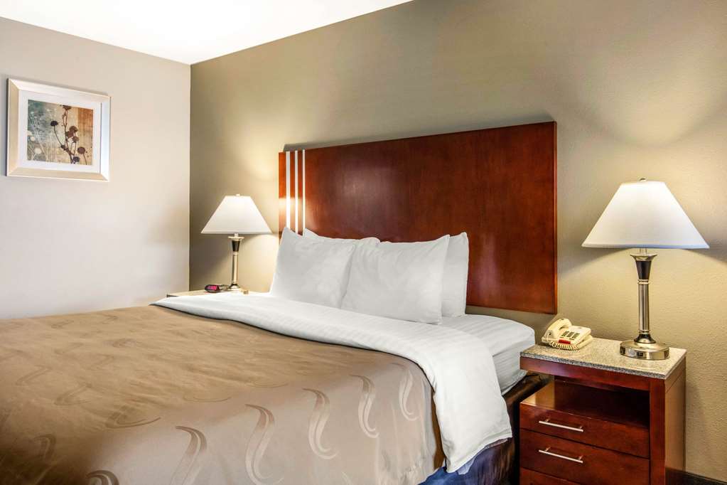 quality inn airport i 240