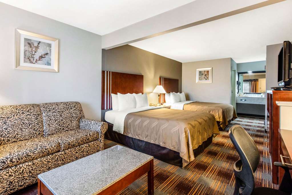 quality inn airport i 240