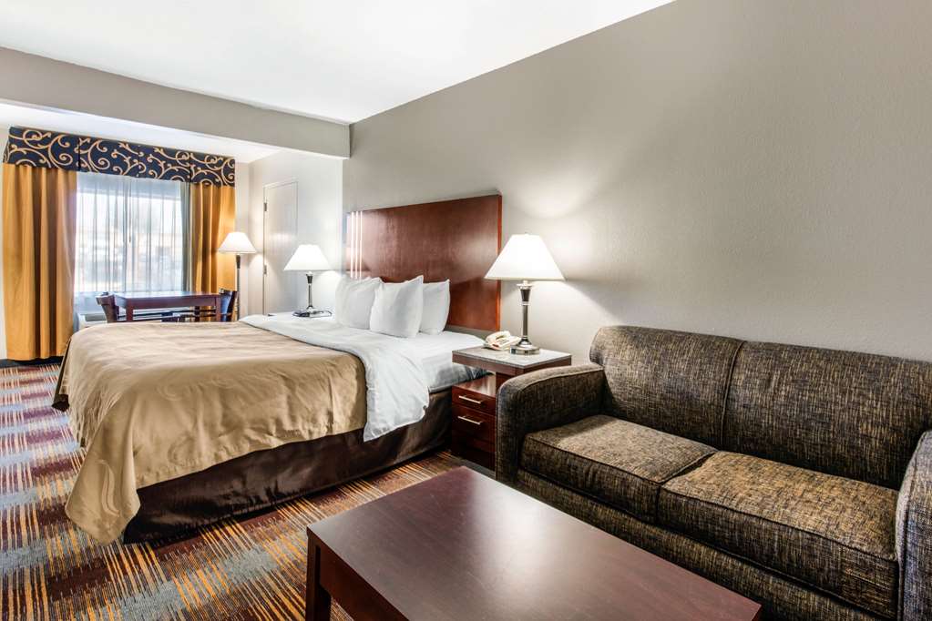 quality inn airport i 240