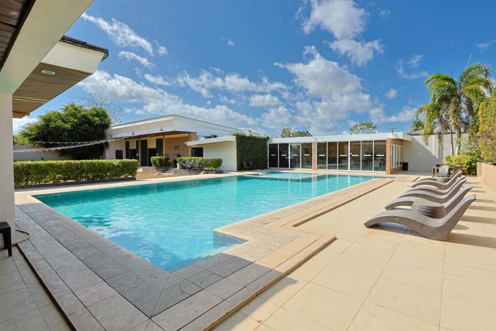 holiday suites
