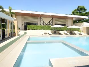holiday suites