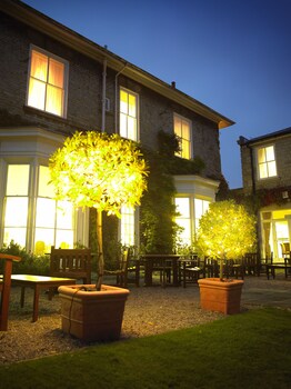 best western forest and vale hotel