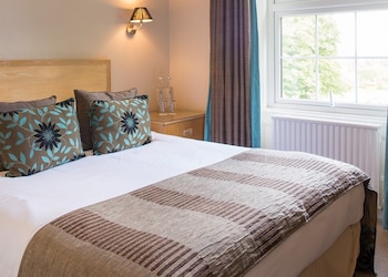 forest lodge