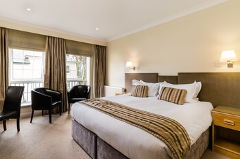 forest lodge