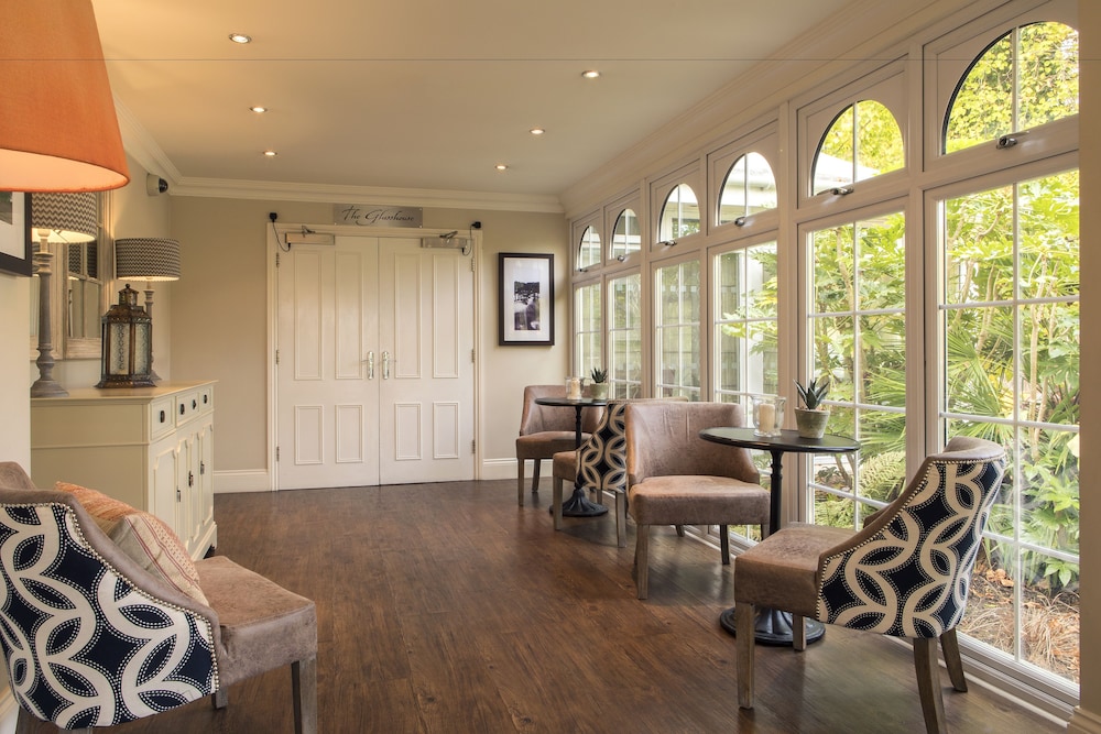 forest lodge