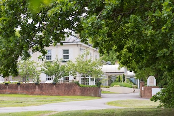 forest lodge