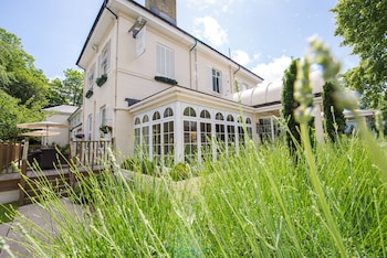forest lodge