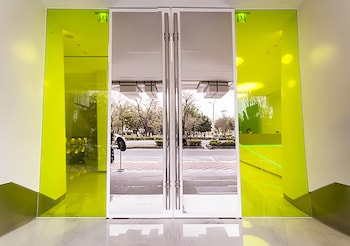 Royal Hotel Group Central Park Branch,In Kaohsiung (Cianjin District),4 star