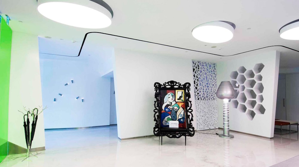 royal hotel group central park branch