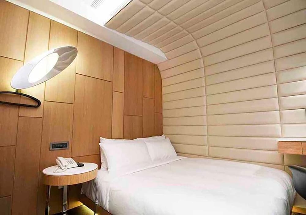 royal hotel group central park branch