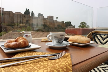 alcazaba premium hotel