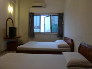 hotel j b