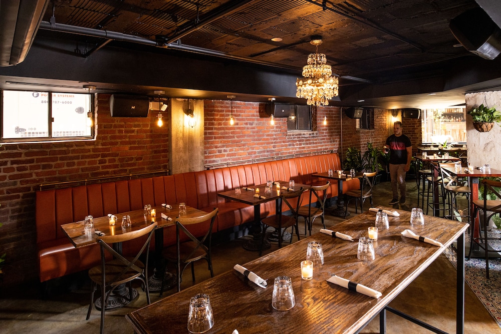 west end washington dc tapestry collection by hilton