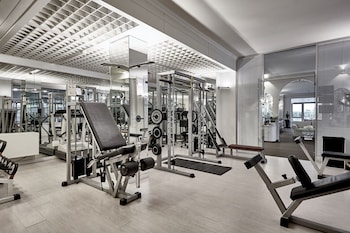 rouge hotel international