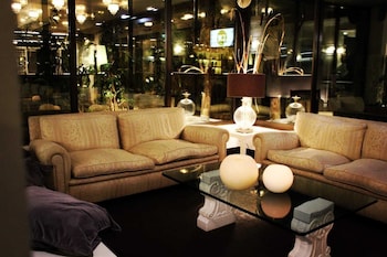 rouge hotel international