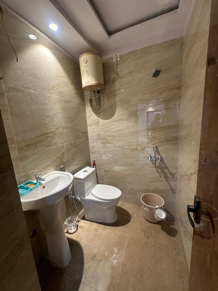 radhe krishna homestay