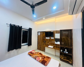 radhe krishna homestay