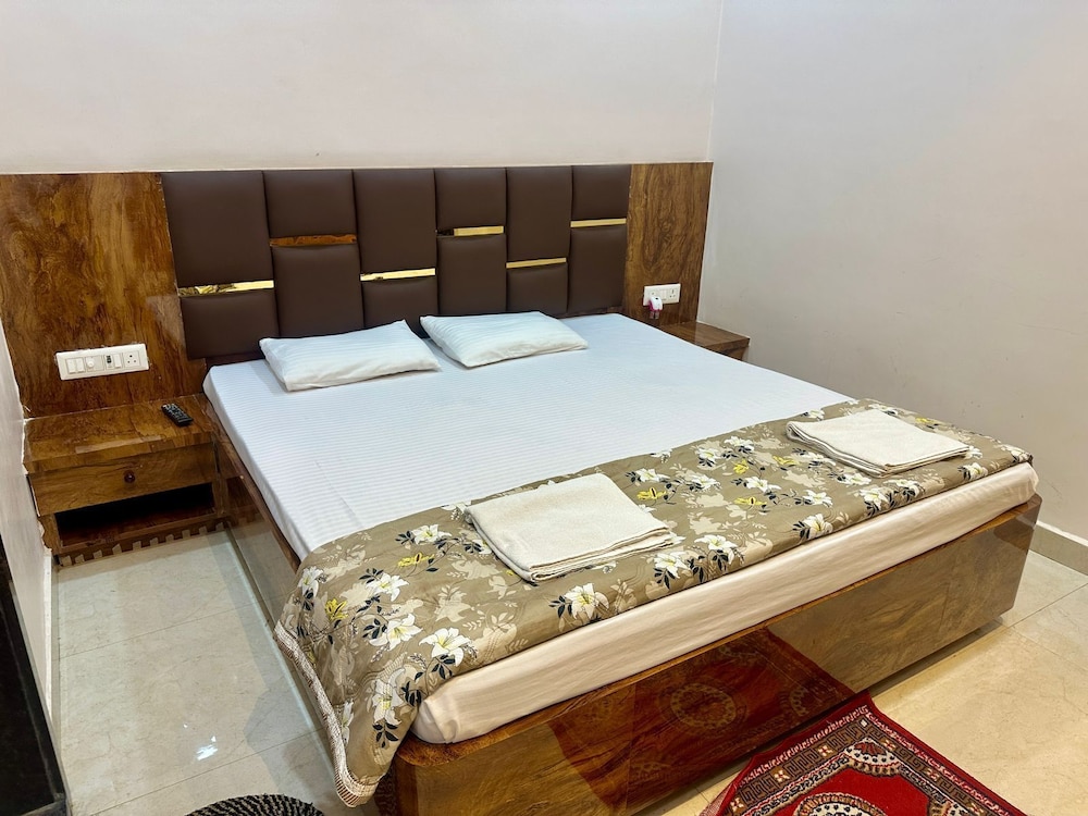 radhe krishna homestay