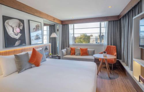 the level at the melia white house