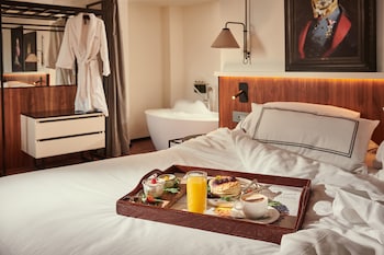 the level at the melia white house