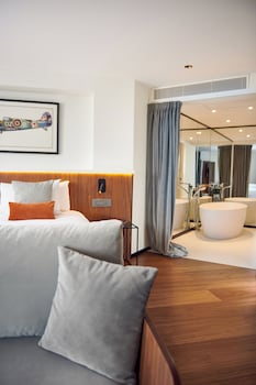 the level at the melia white house