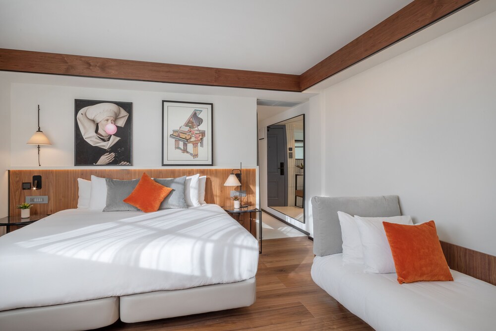 the level at the melia white house