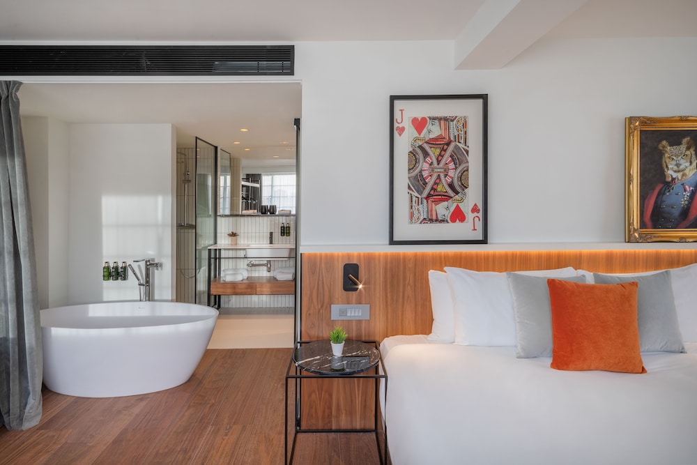 the level at the melia white house