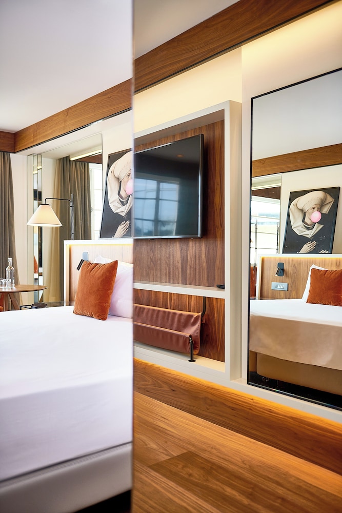 the level at the melia white house