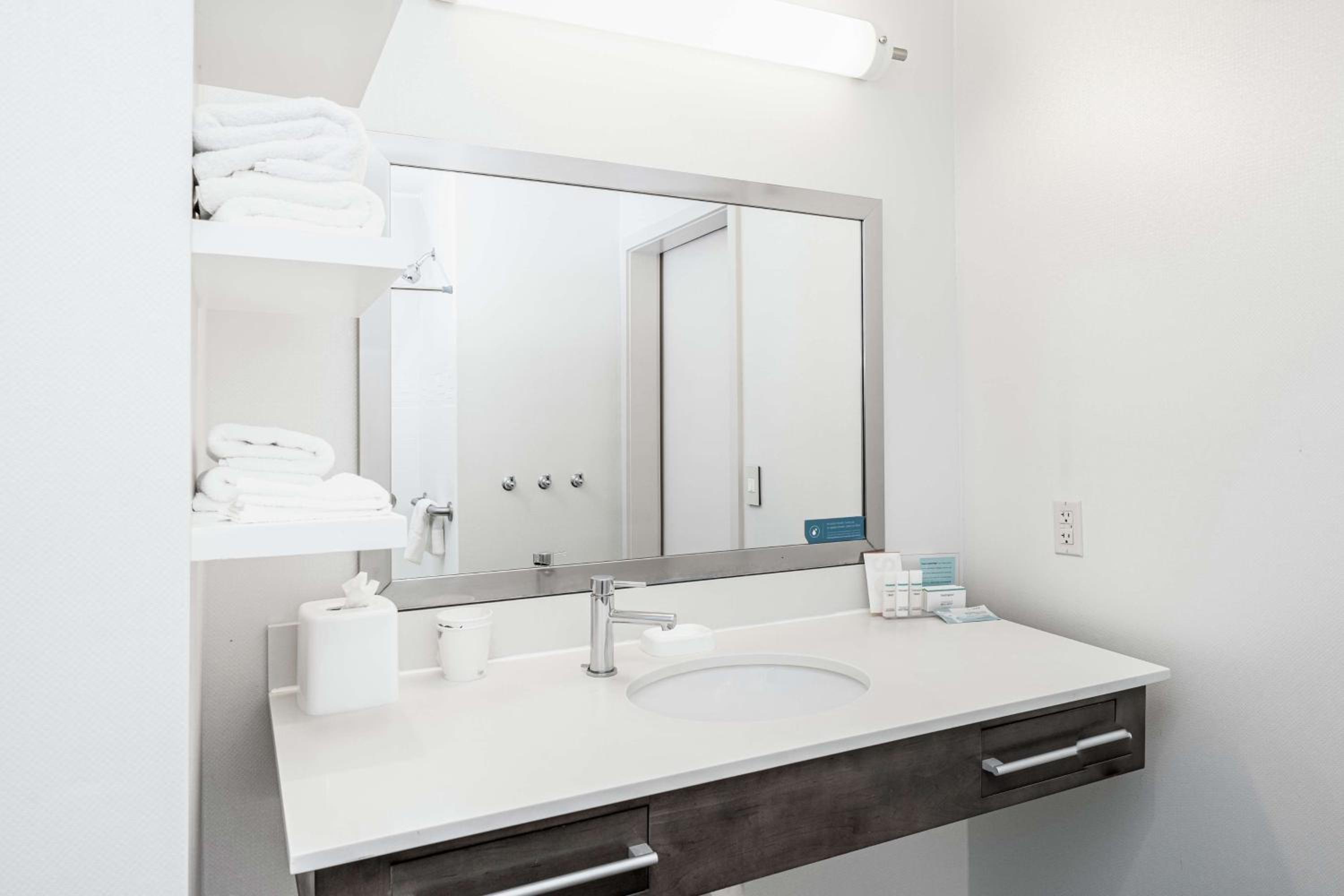 hampton inn and suites georgetown austin north