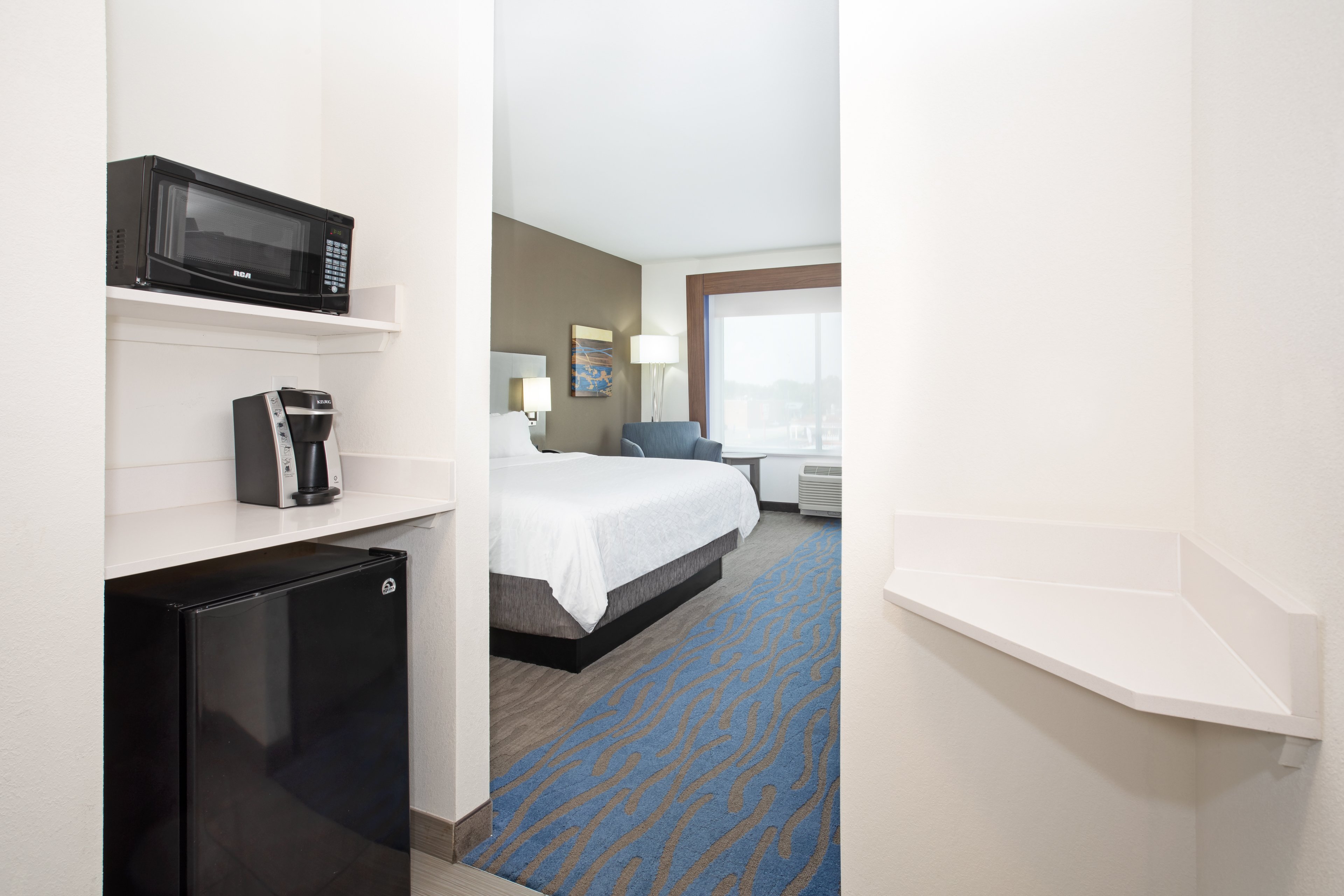 holiday inn express and suites great bend by ihg