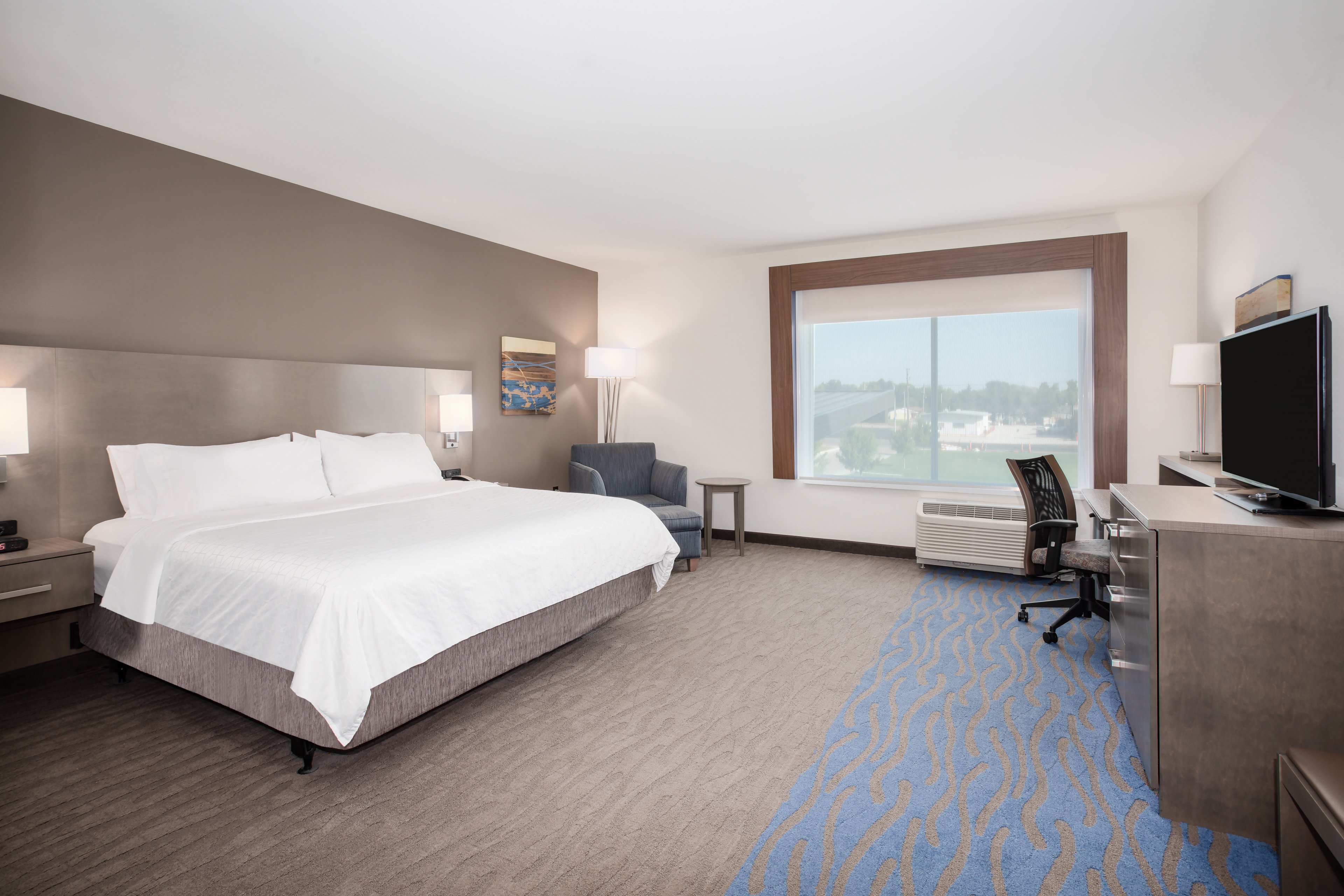 holiday inn express and suites great bend by ihg